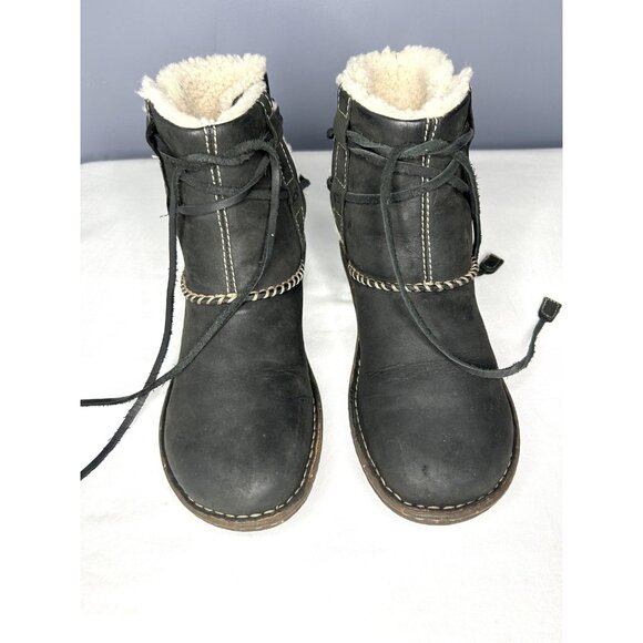 UGG Australia Cove Boots Womens Size 8 Black Sheepskin Lined Leather Ankle - Picture 8 of 16